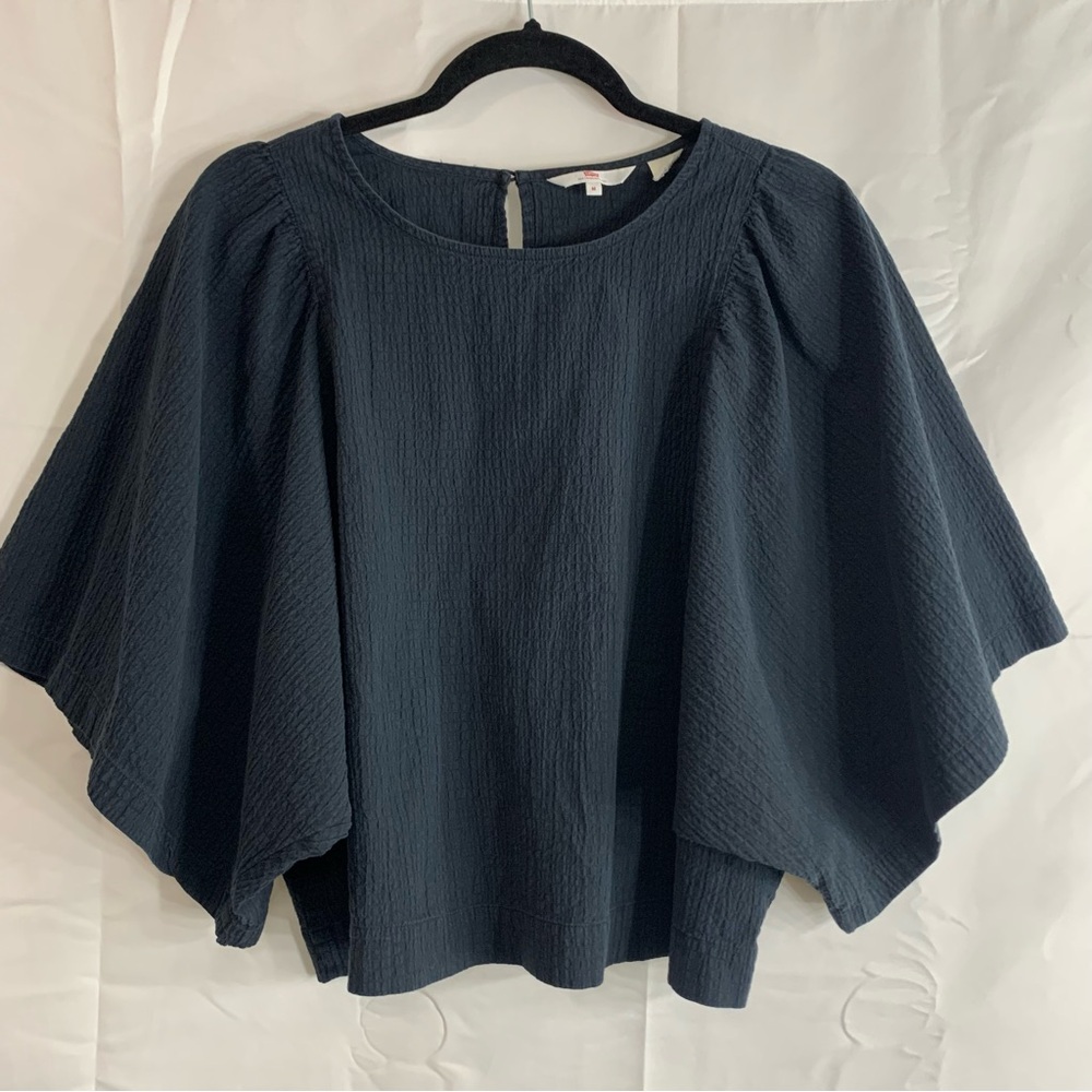 Levi’s Lucy Wing Flutter Sleeve Black Top, size M